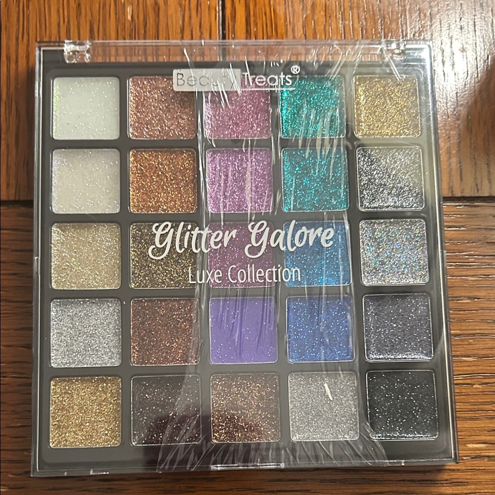 Beauty Treats Glitter Galore Luxe Eyeshadow Palette